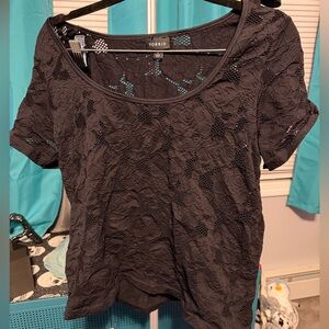 EUC size 2 Torrid Black Floral Lace Short Sleeve Top